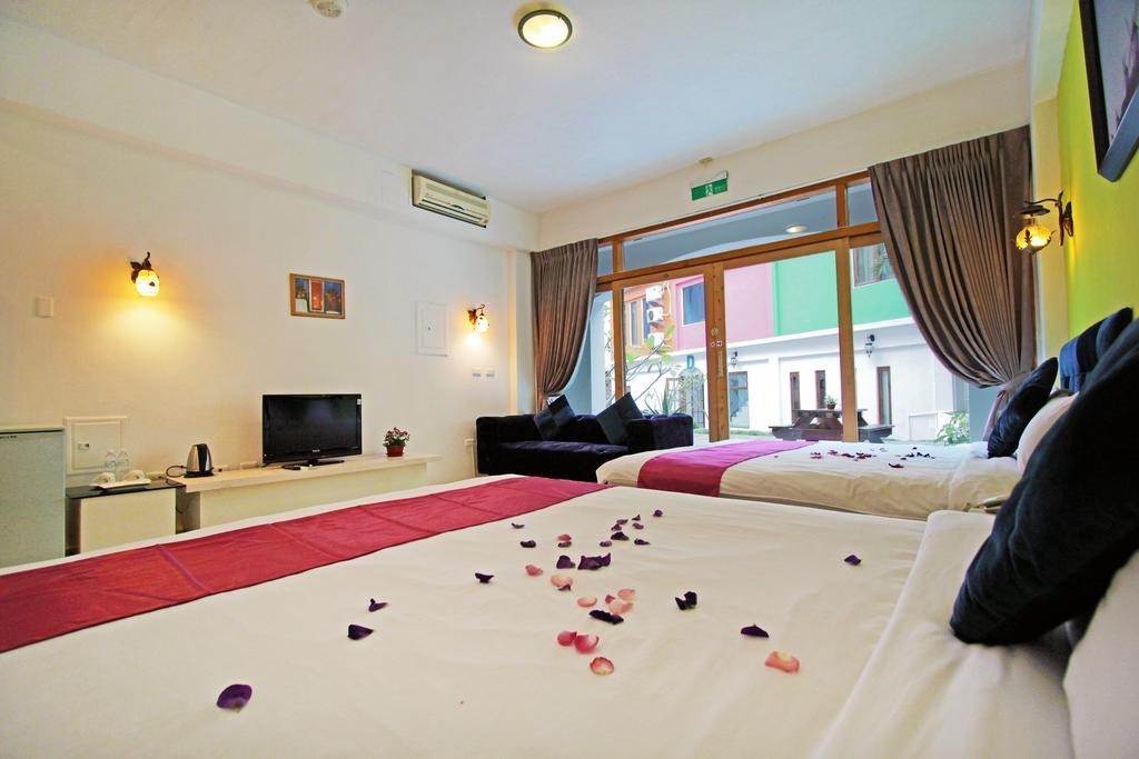 Rainbowtown Hotel Хуалиен Сити Стая снимка